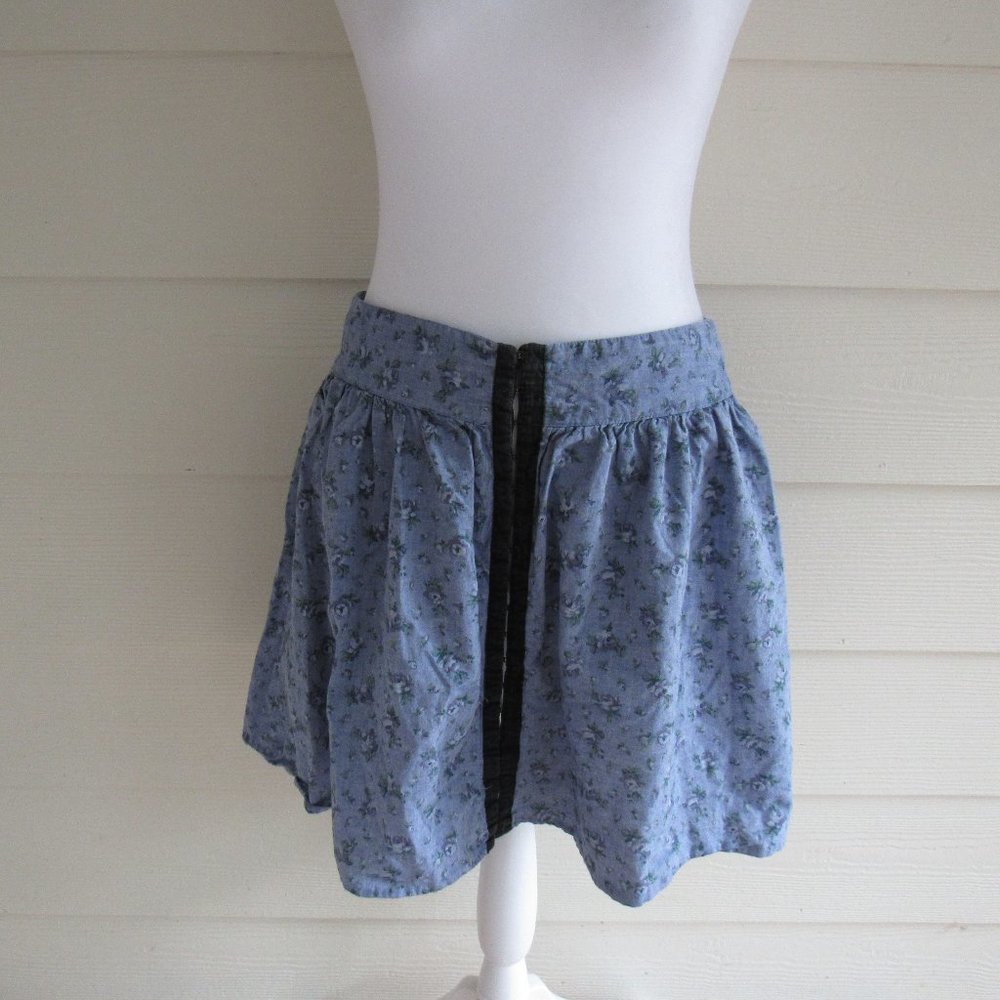 Floral mini skirt
